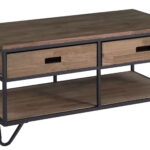 Mesa centro Industrial. Madera roble american. Estructura metálica color negro. 2 cajones. Estante inferior. Medidas: 100 x 50 x 46 cm.