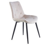 Silla comedor tapizada. Estructura metálica color negro. Tapizada en tejido beige. Medidas: 53 x 61 x 85 cm.