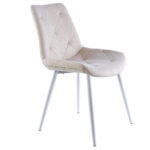 Silla comedor tapizada. Estructura metálica color blanco. Tapizada en tejido beige. Medidas: 53 x 61 x 85 cm.