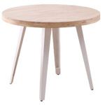 Tapa en madera de roble. Patas metálicas color blanco. Medidas: 100 x 100 x 76 cm.