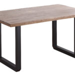 Tapa en madera de roble acabado chaflán. Patas metálicas color negro esquinas en chaflán. Medidas: 150 x 90 x 77 cm.
