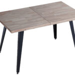 Tapa extensible en madera de roble honey con acabado en chaflán. 2 extensiones guardadas en el interior. Extensible de 140 a 180 o 220 cm. Patas metálicas color negro. Topes de suelo regulables. Medidas: 140 - 180 - 220 x 80 x 76 cm.