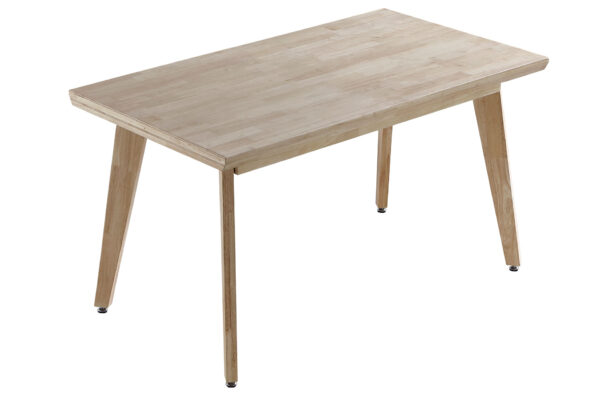 Mesa comedor fija. Tapa y patas en madera de roble. Bordes tapa en chaflán. Medidas: 150 x 90 x 76 cm.