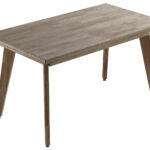 Mesa comedor fija. Tapa y patas en madera de roble color honey. Bordes tapa en chaflán. Medidas: 150 x 90 x 76 cm.
