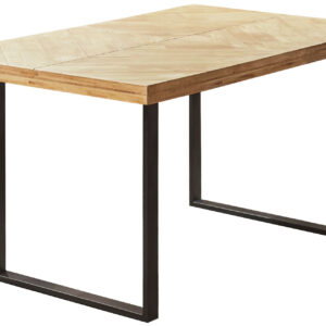 Tapa en madera maciza con acabado en chapa de roble color nordish. Fresado superior decorativo dibujo diagonal espiga. Patas metálicas color negro. Topes de suelo niveladores. Medidas: 150 x 90 x 76 cm.