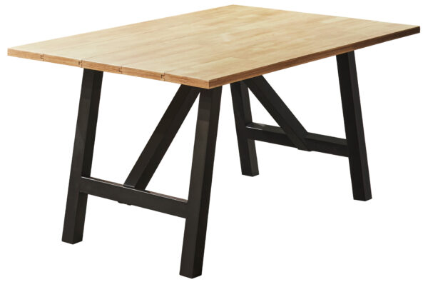 Mesa de comedor fija diseño industrial. Tapa en madera maciza con acabado en chapa de roble color nordish. Estructura metálica color negro. Medidas: 160 x 100 x 76 cm.