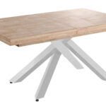 Tapa y extensibles en madera de roble nordish. Extensible de 160 a 200 o 240 cm. 2 extensibles independientes 40 cm. Almacenaje de extensibles bajo la tapa. Patas metálicas color blanco. Topes de suelo regulables. Medidas: 160 - 200 - 240 x 90 x 76 cm.