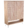 Consola alta para almacenaje. Madera maciza laminada con chapa de roble nordish. 2 puertas con grabados lineales y cierres magnéticos. 6 divisiones internas. Patas metálicas en color blanco. Medidas: 120 x 40 x 156 cm.