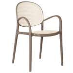 Sillón multiusos apilable. Uso exterior / interior. Polipropileno alta resistencia. Asiento y respaldo imitación rattán. Apoyabrazos. Color topo / rattán. Medidas: 48 x 56 x 85 cm.