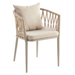 Sillón multiusos para uso interior / exterior. Tratamiento anti UV. Cojines de asiento y respaldo impermeables aptos para uso exterior. Estructura metálica con decoración de cuerda. Color arena. Medidas: 56 x 60 x 76 cm.