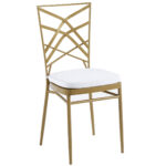 Sillón multiusos para uso interior. Estructura metálica color dorado. Cojin de asiento en color blanco + cojín de recambio. Medidas : 39 x 46 x 89